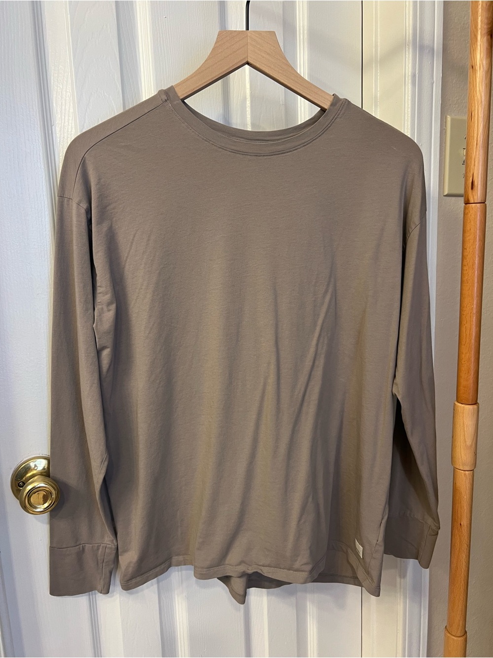 Vuori Long Sleeve Tee in Taupe Brown